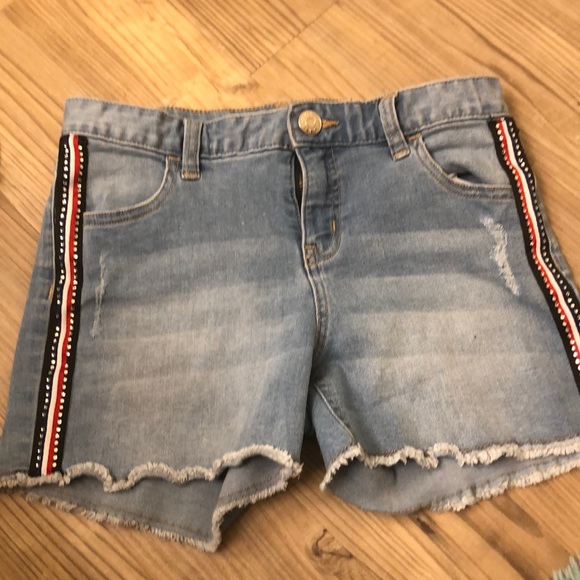 Shorts - Picture 1 of 2